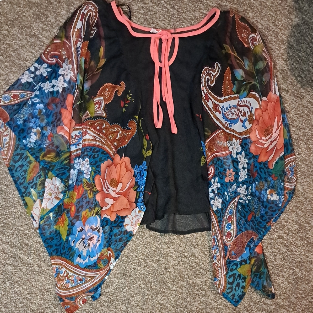 Cecico Black Floral Kimono Blouse